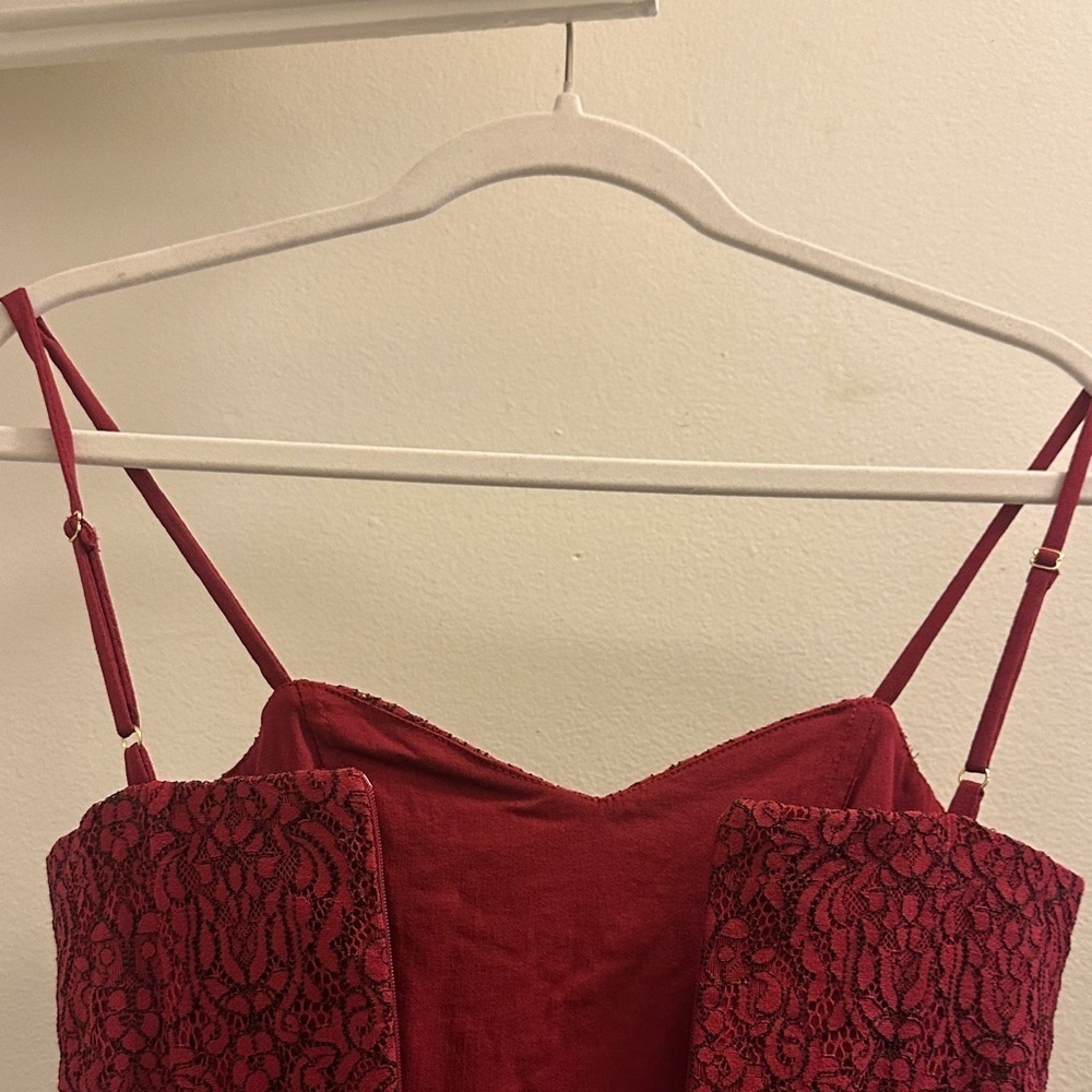 4SI3NNA Burgundy Lace Midi Dress - Picture 6 of 9